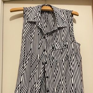 Black and White Zig-zag Portfolio Top
